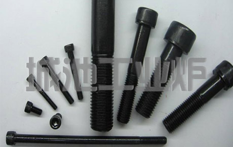 Blackened heat treatment of hardware and fasteners