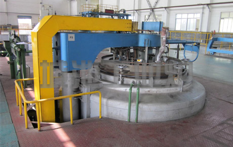Well type gas nitriding furnace