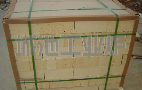 High-alumina refractory bricks